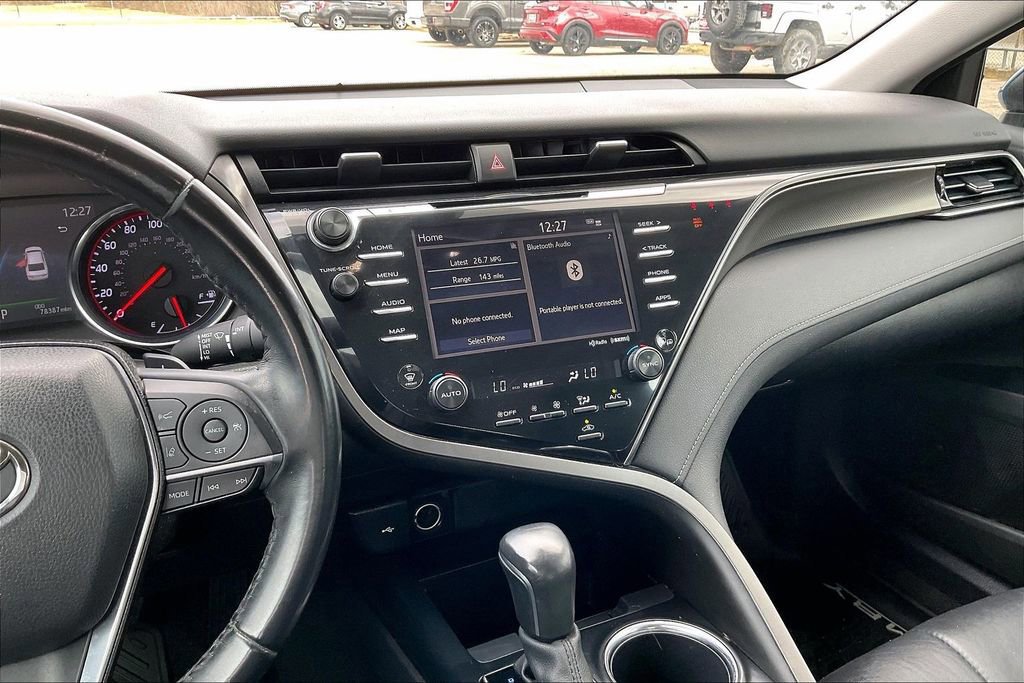 Used 2020 Toyota Camry XSE image 9