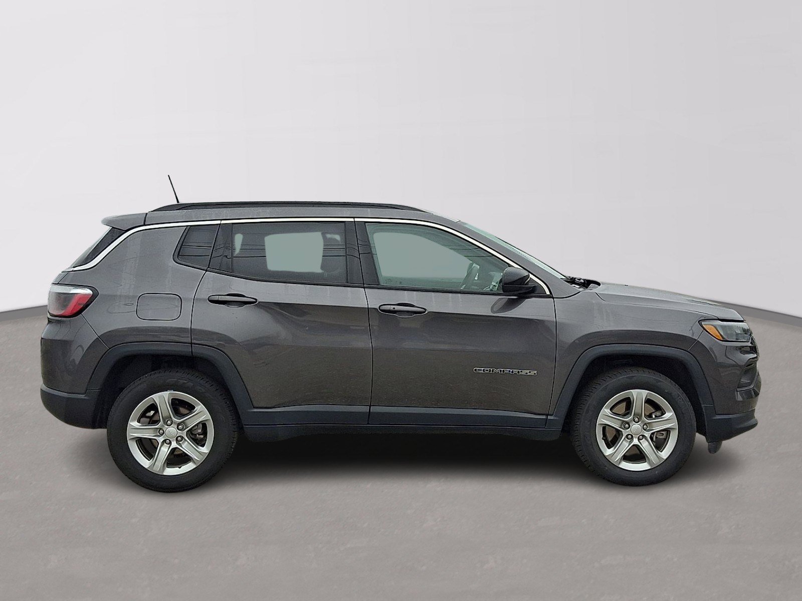 Used 2024 Jeep Compass Latitude image 7