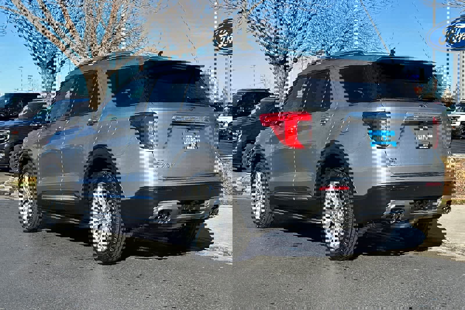 Certified 2023 Ford Explorer Platinum w/ Technology Package image 3