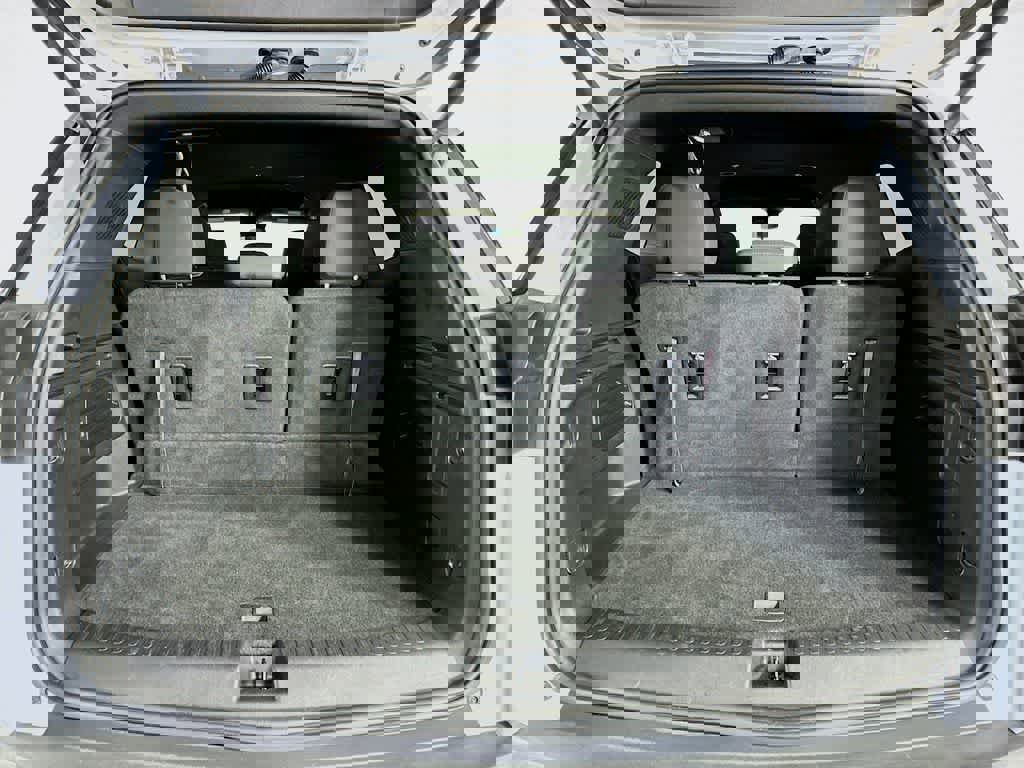 Used 2025 GMC Acadia Elevation image 24