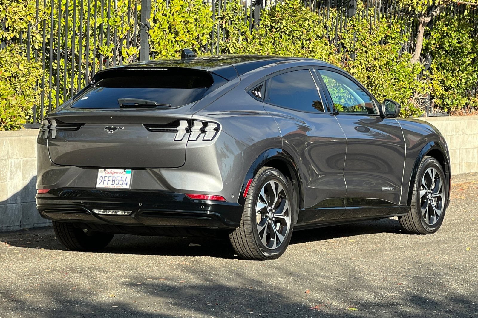 Certified 2023 Ford Mustang Mach-E Premium AWD/4WD image 3