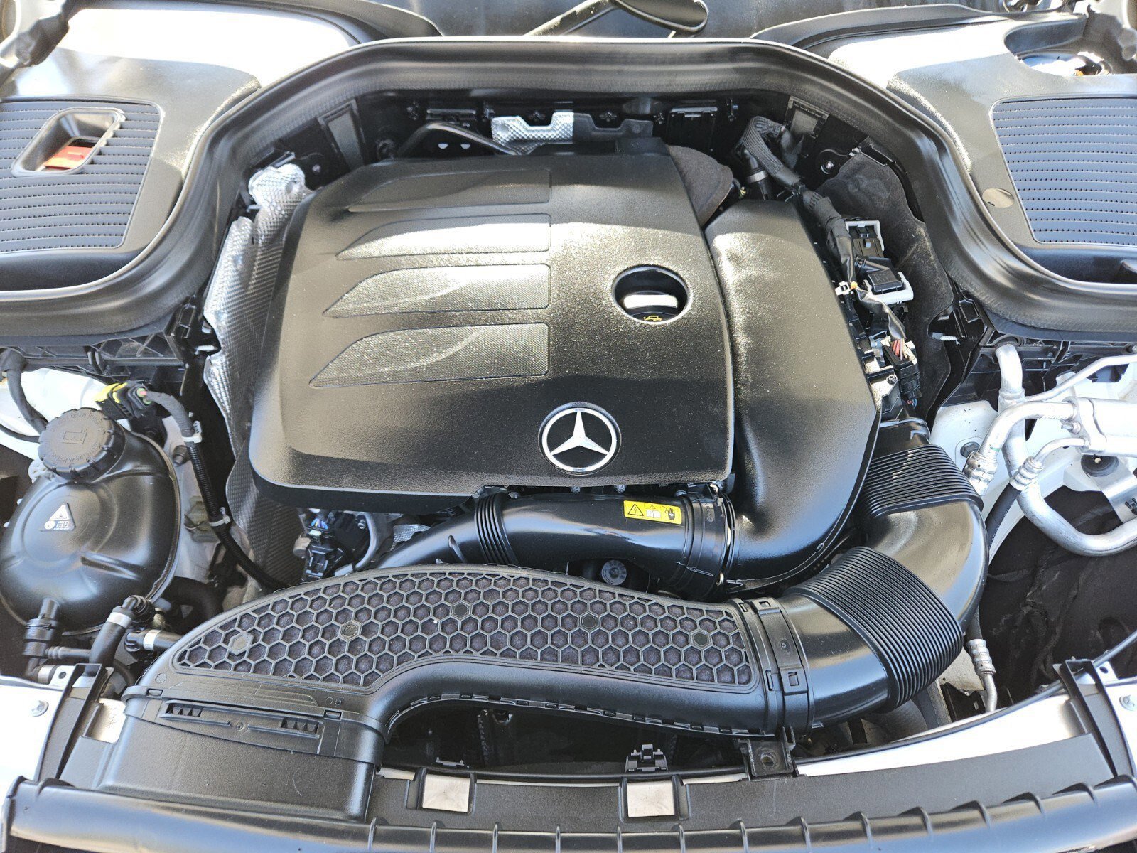 Used 2021 Mercedes-Benz GLC 300 image 32