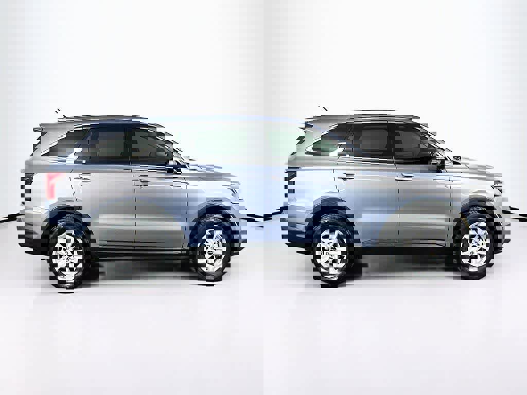 Used 2023 Kia Sorento LX image 6