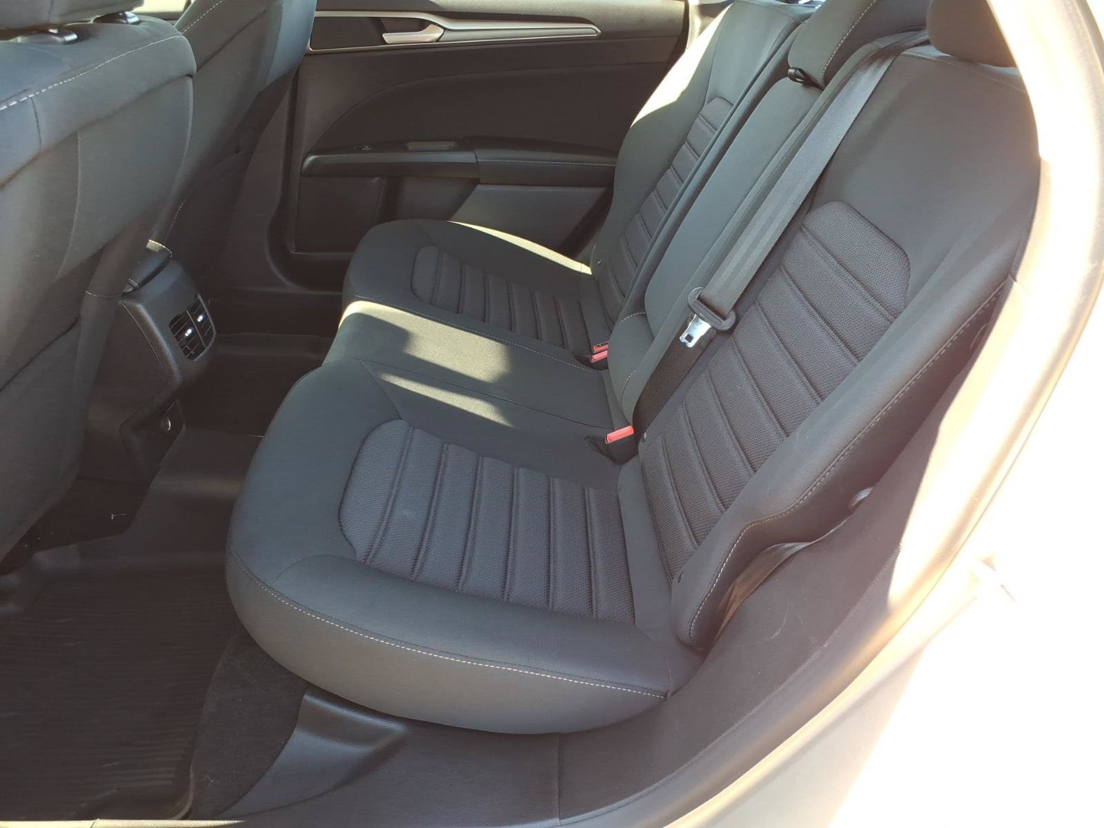 Certified 2019 Ford Fusion SE FWD image 11