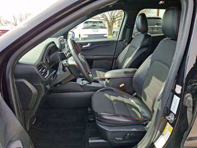 Certified 2024 Ford Escape ST-Line w/ Cold Weather Package FWD image 13