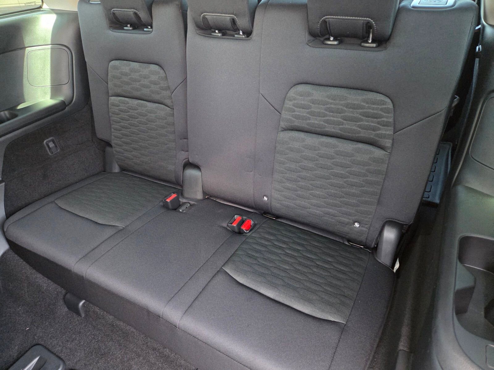 Used 2024 Nissan Pathfinder S FWD image 12