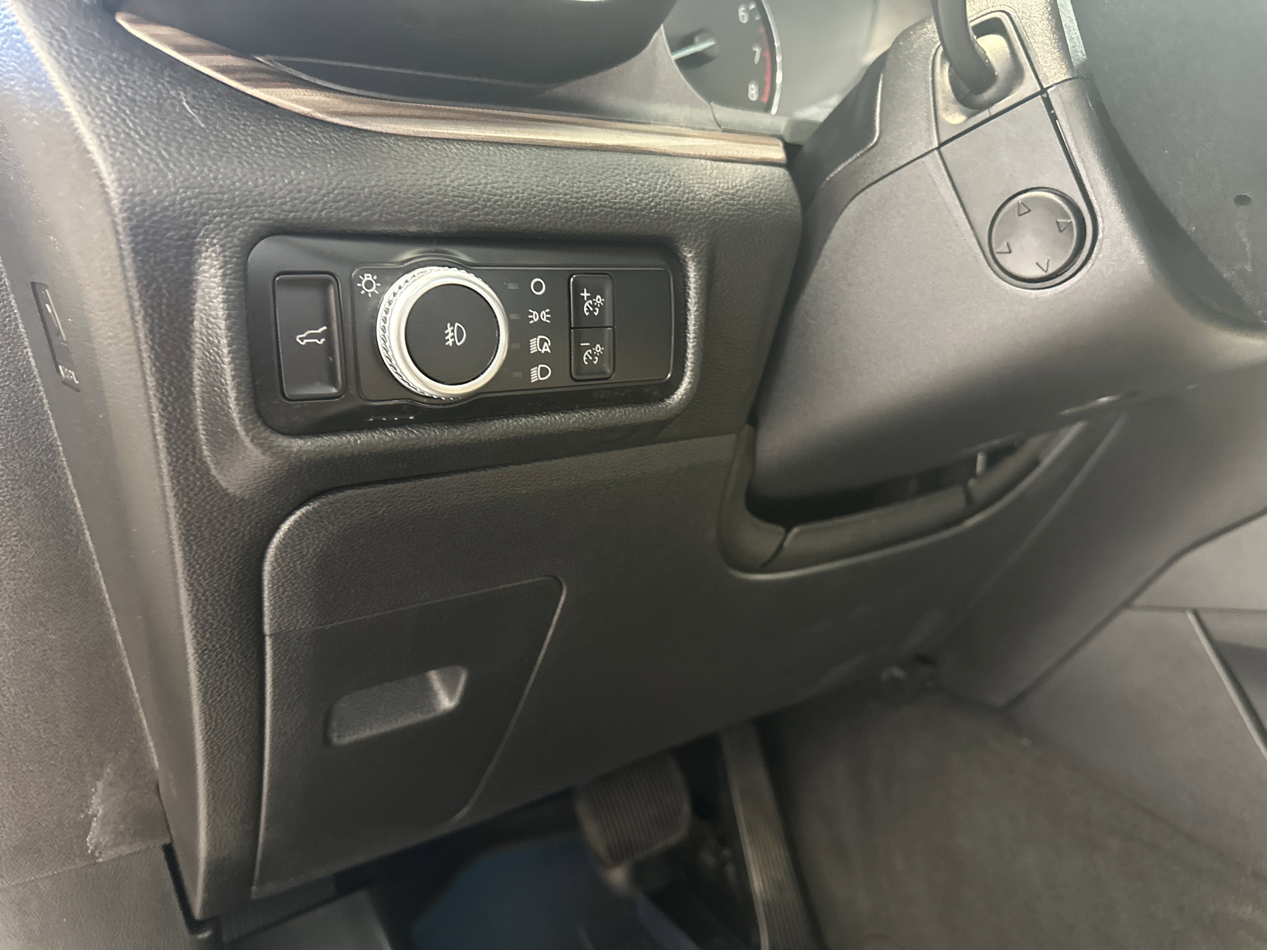 Certified 2023 Ford Explorer Limited w/ Equipment Group 301A image 24