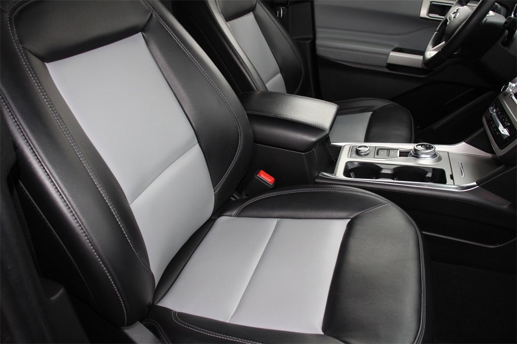 Certified 2023 Ford Explorer XLT w/ Equipment Group 202A image 30