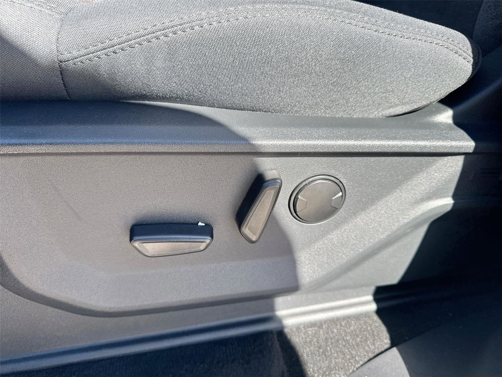 Certified 2025 Ford Expedition Active image 14