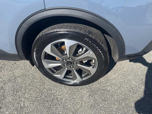 Certified 2025 Ford Escape Platinum image 14