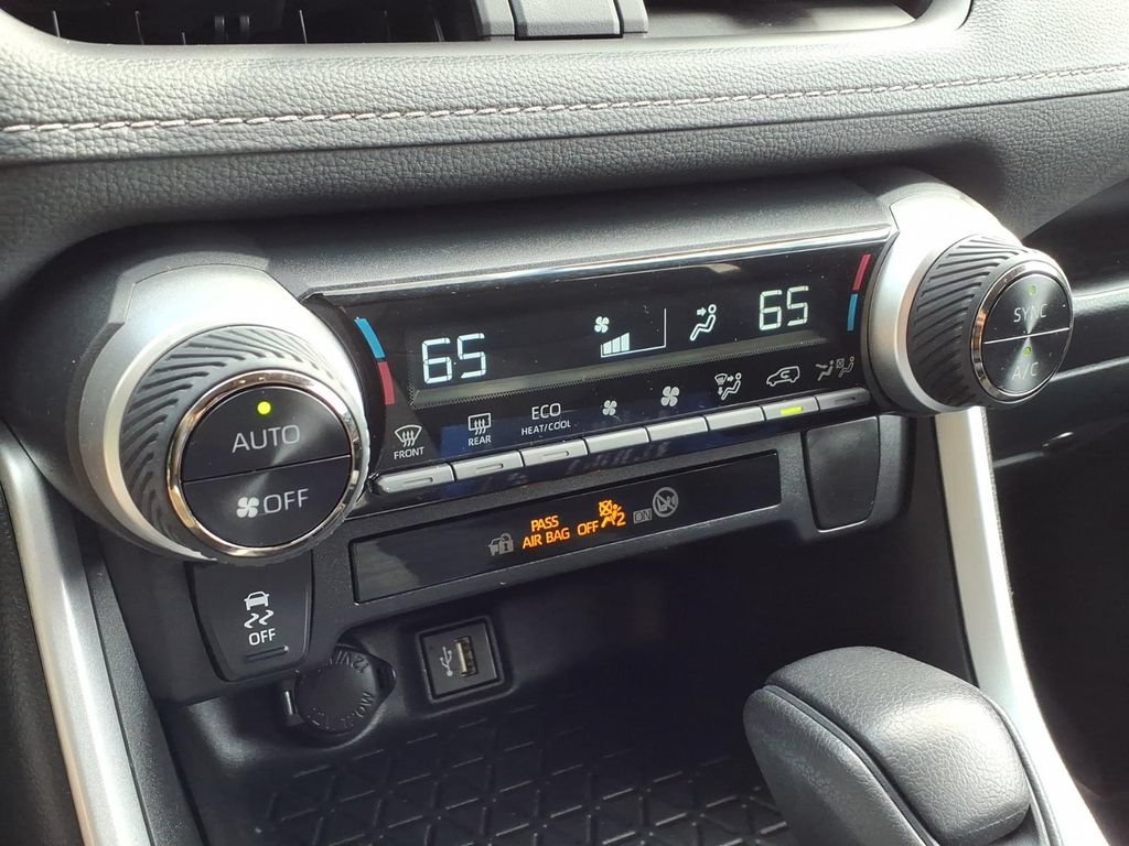 Used 2024 Toyota RAV4 LE AWD/4WD image 19