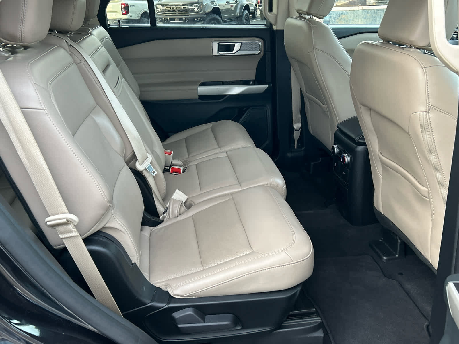 Certified 2024 Ford Explorer Limited image 17