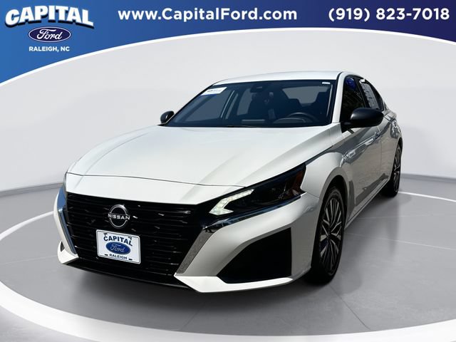 Used 2025 Nissan Altima 2.5 SV FWD image 1