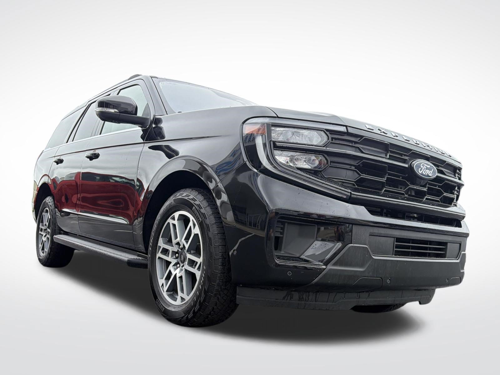 Certified 2025 Ford Expedition Active AWD/4WD image 5