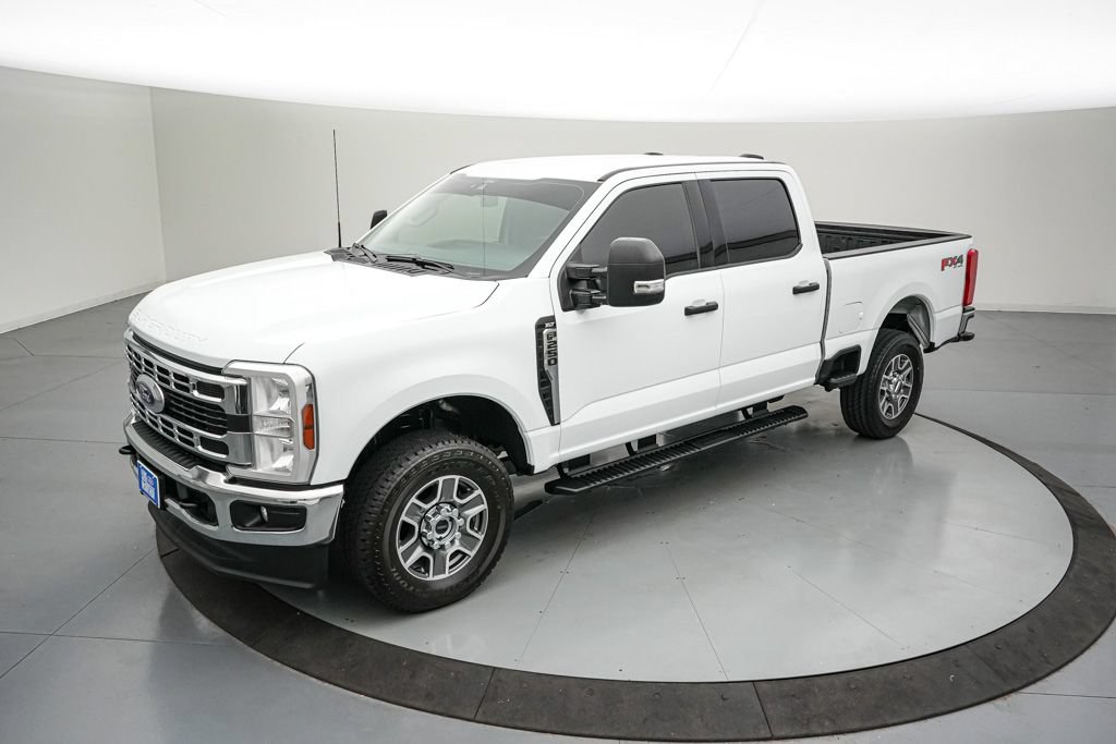 Certified 2025 Ford F250 XLT w/ FX4 Off-Road Package AWD/4WD image 9