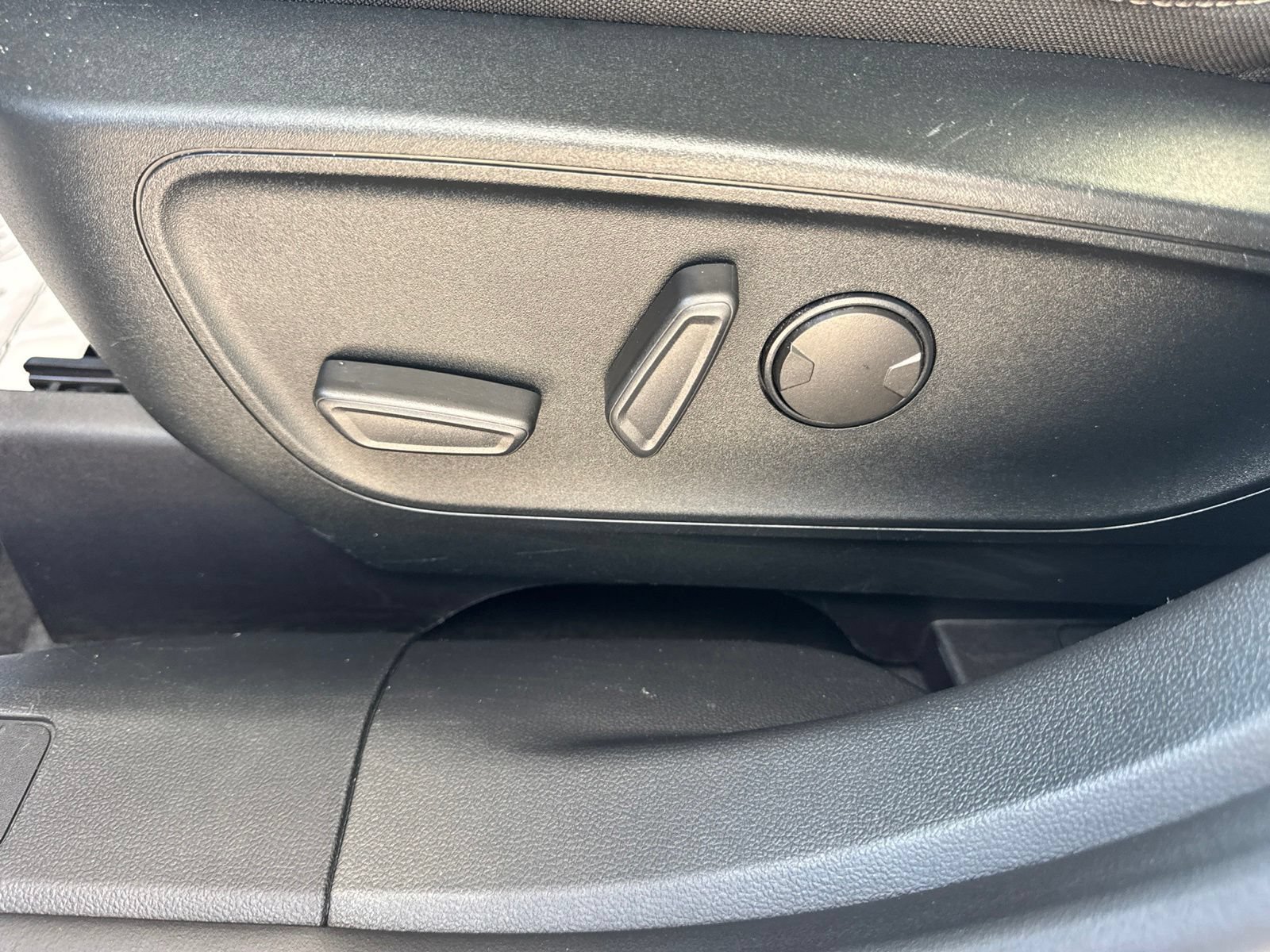 Certified 2020 Ford Escape SE AWD/4WD image 22