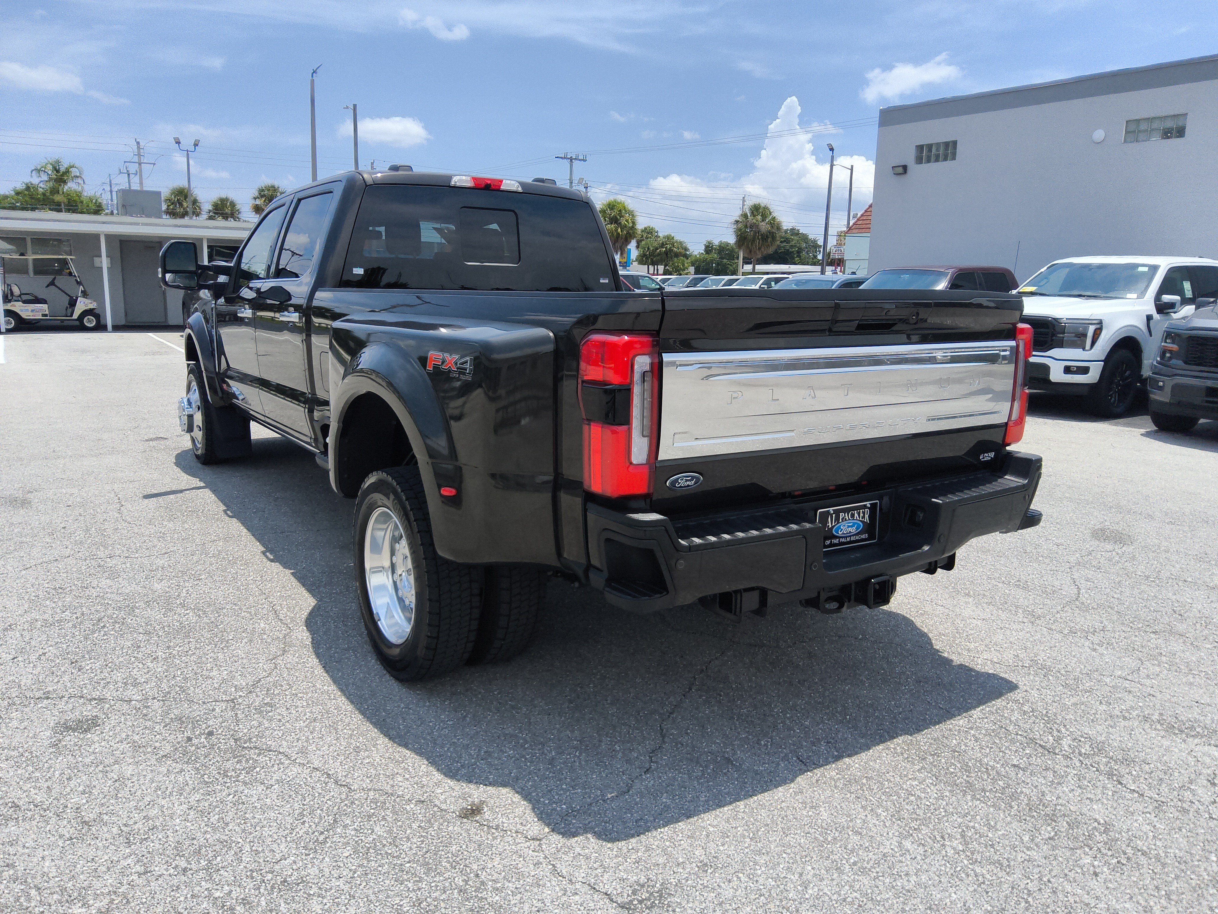 Certified 2025 Ford F450 Platinum w/ Platinum Plus Package AWD/4WD image 3
