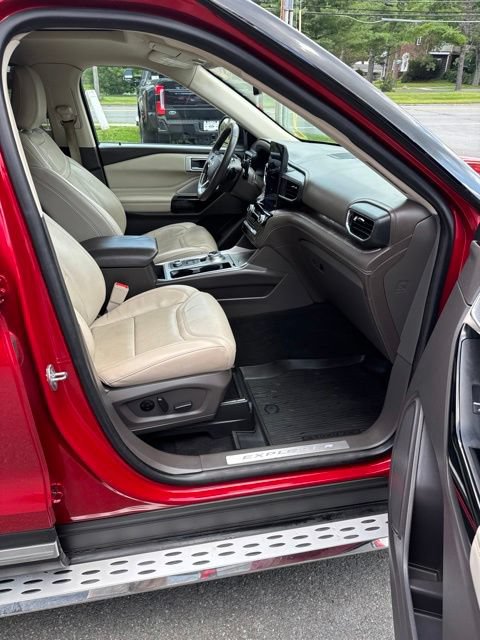 Certified 2021 Ford Explorer Platinum w/ Equipment Group 601A AWD/4WD image 19