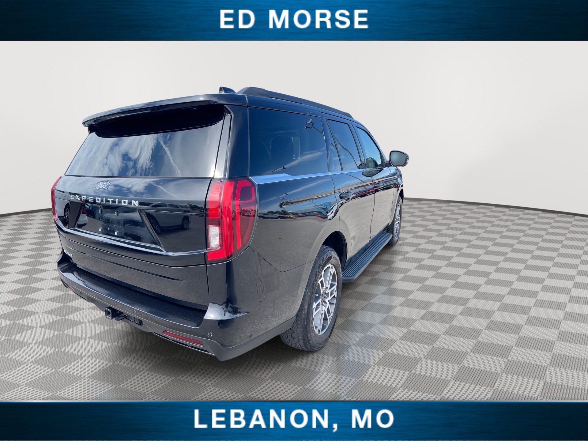 Certified 2025 Ford Expedition Active AWD/4WD image 8