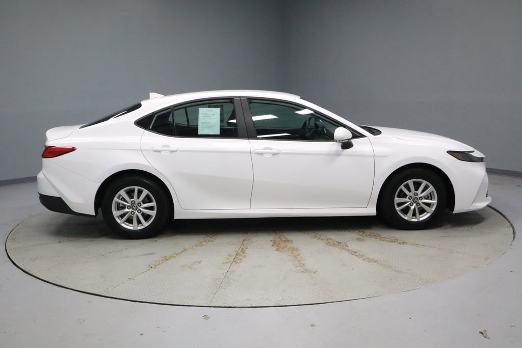 Used 2025 Toyota Camry LE FWD image 6