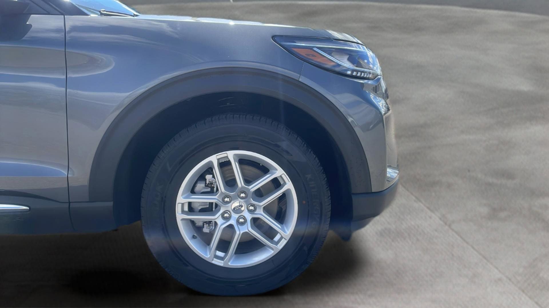 Certified 2025 Ford Explorer Active AWD/4WD image 22