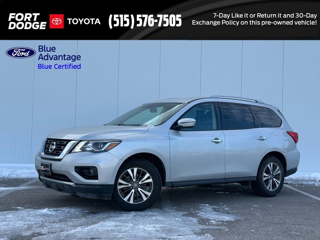 Used 2020 Nissan Pathfinder SV image 1
