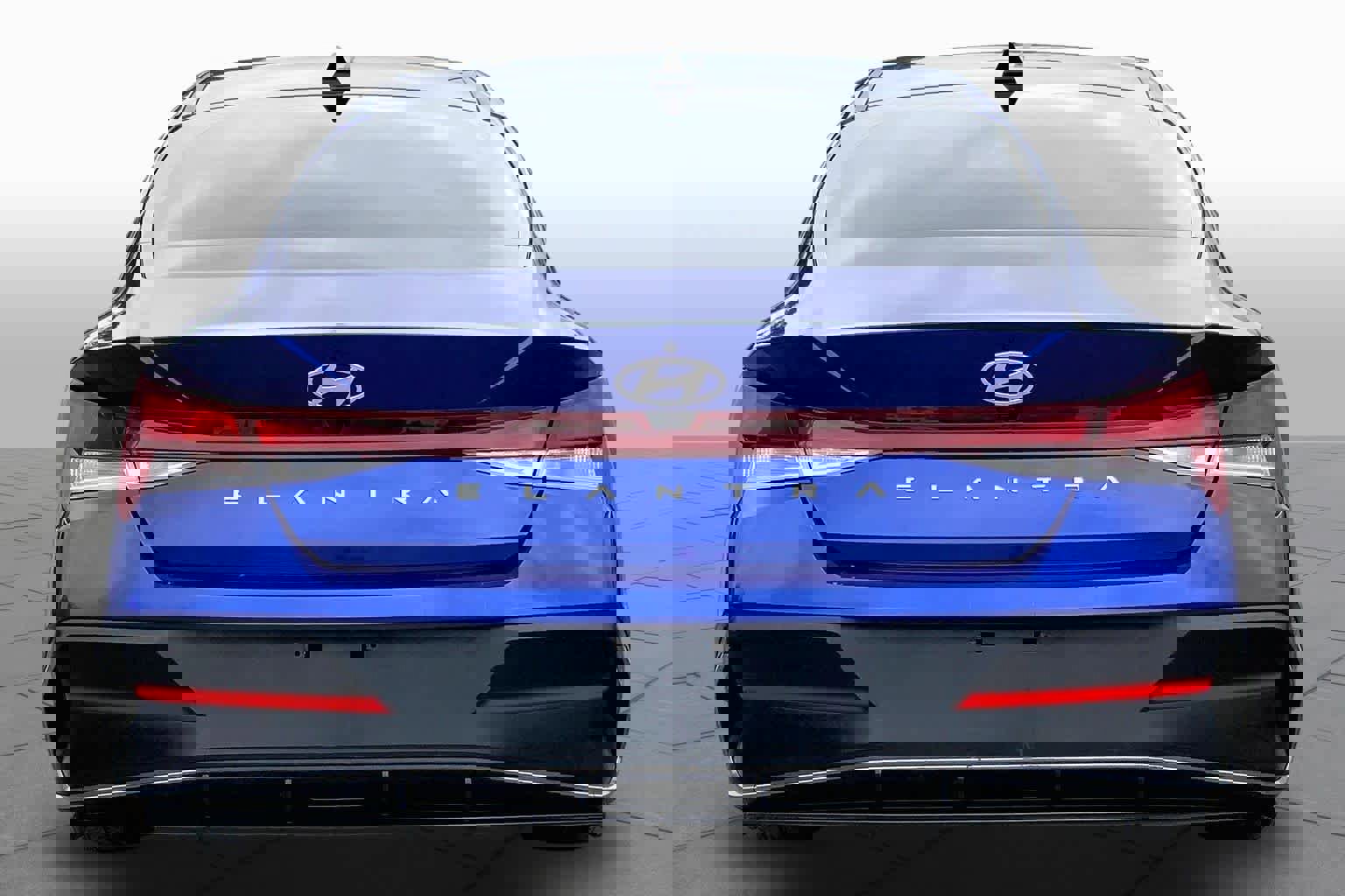 Used 2024 Hyundai Elantra SEL image 3