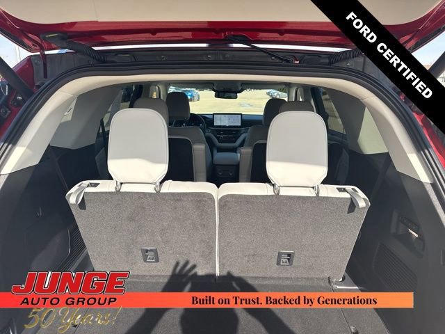 Certified 2025 Ford Explorer Platinum w/ LUX Leather Package image 26