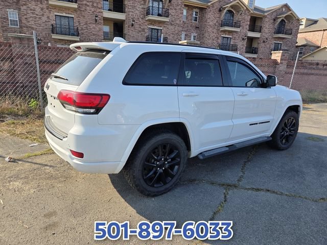 Used 2017 Jeep Grand Cherokee Altitude AWD/4WD image 5