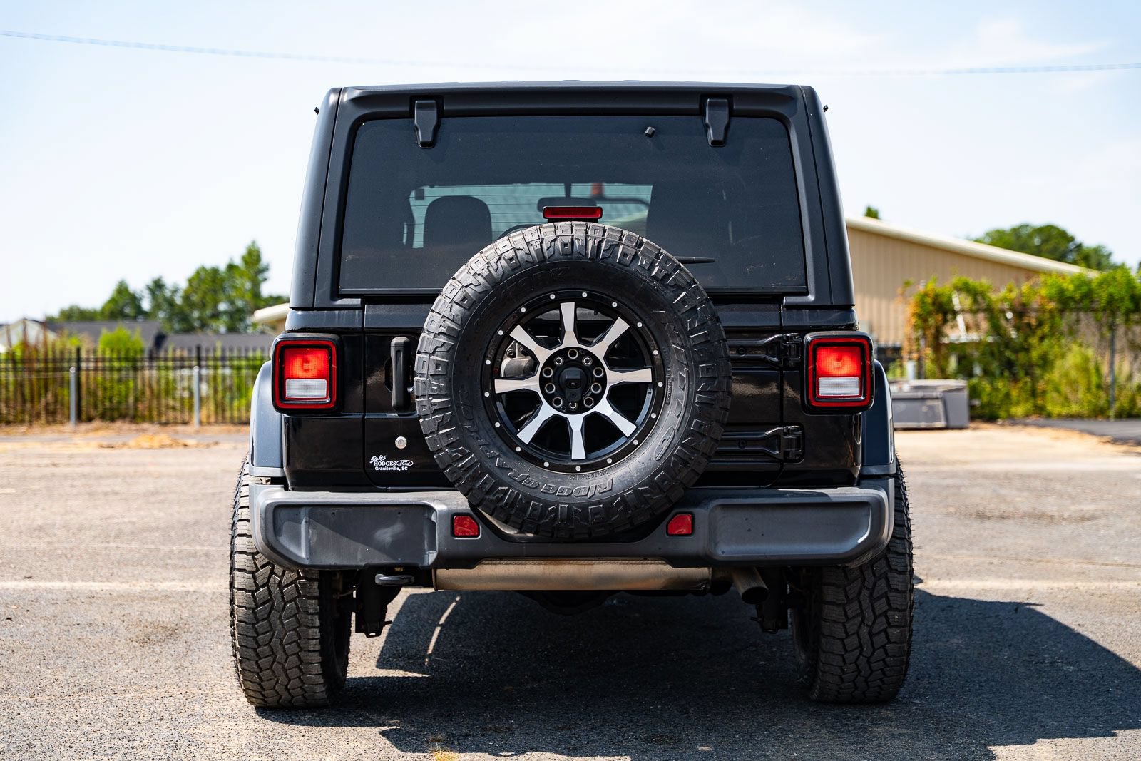 Used 2019 Jeep Wrangler Unlimited Sahara AWD/4WD image 6