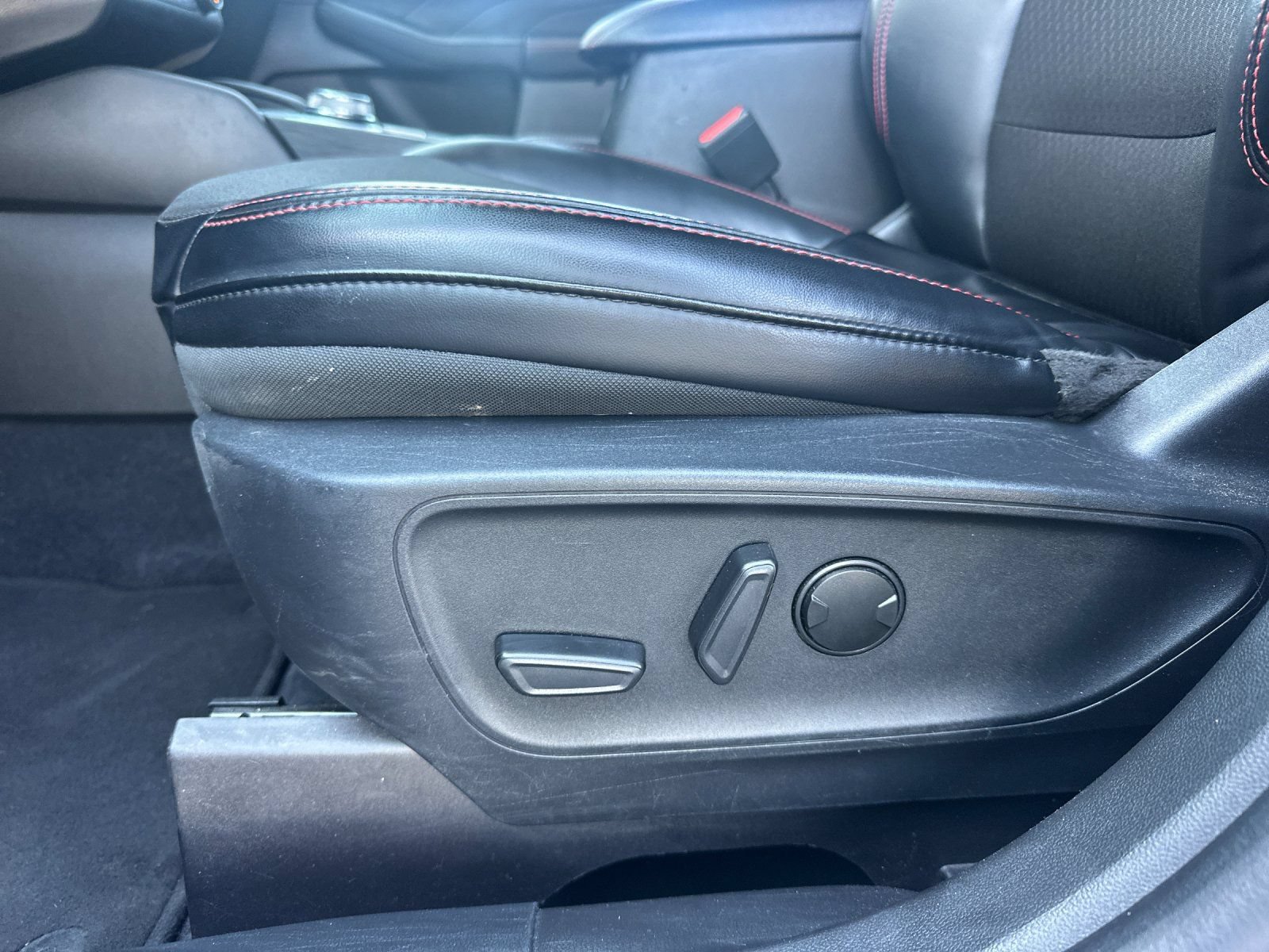 Certified 2025 Ford Escape ST-Line FWD image 12