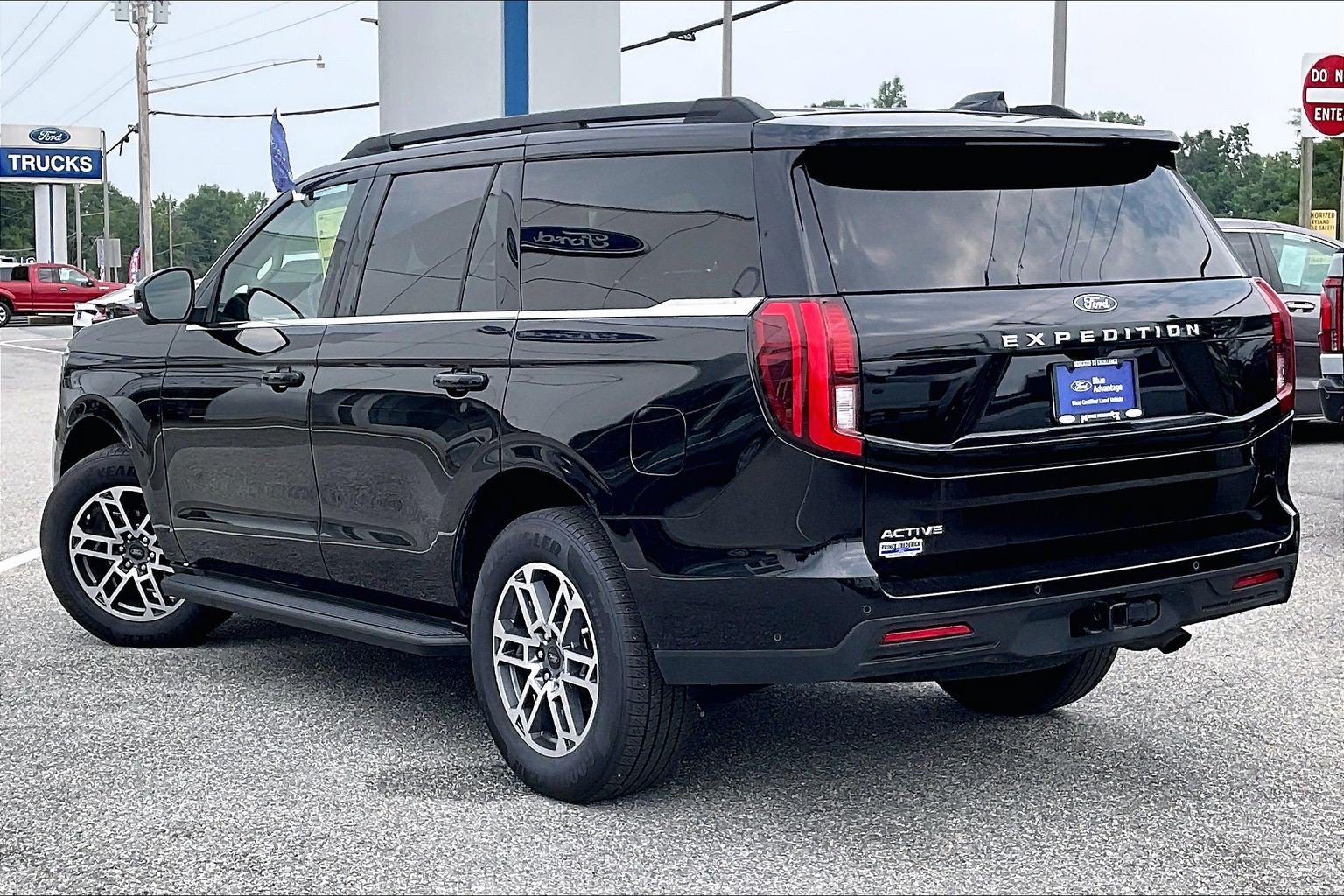 Certified 2025 Ford Expedition Active RWD image 10