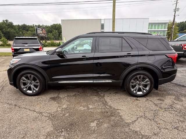 Certified 2025 Ford Explorer Active w/ Active Comfort Package AWD/4WD image 8