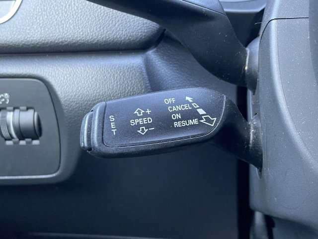Used 2018 Audi Q3 2.0T Premium w/ Convenience Package AWD/4WD image 25