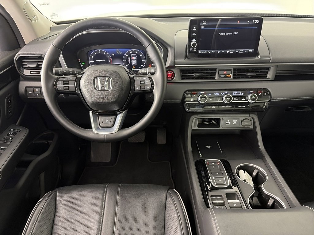 Used 2025 Honda Pilot Elite image 14