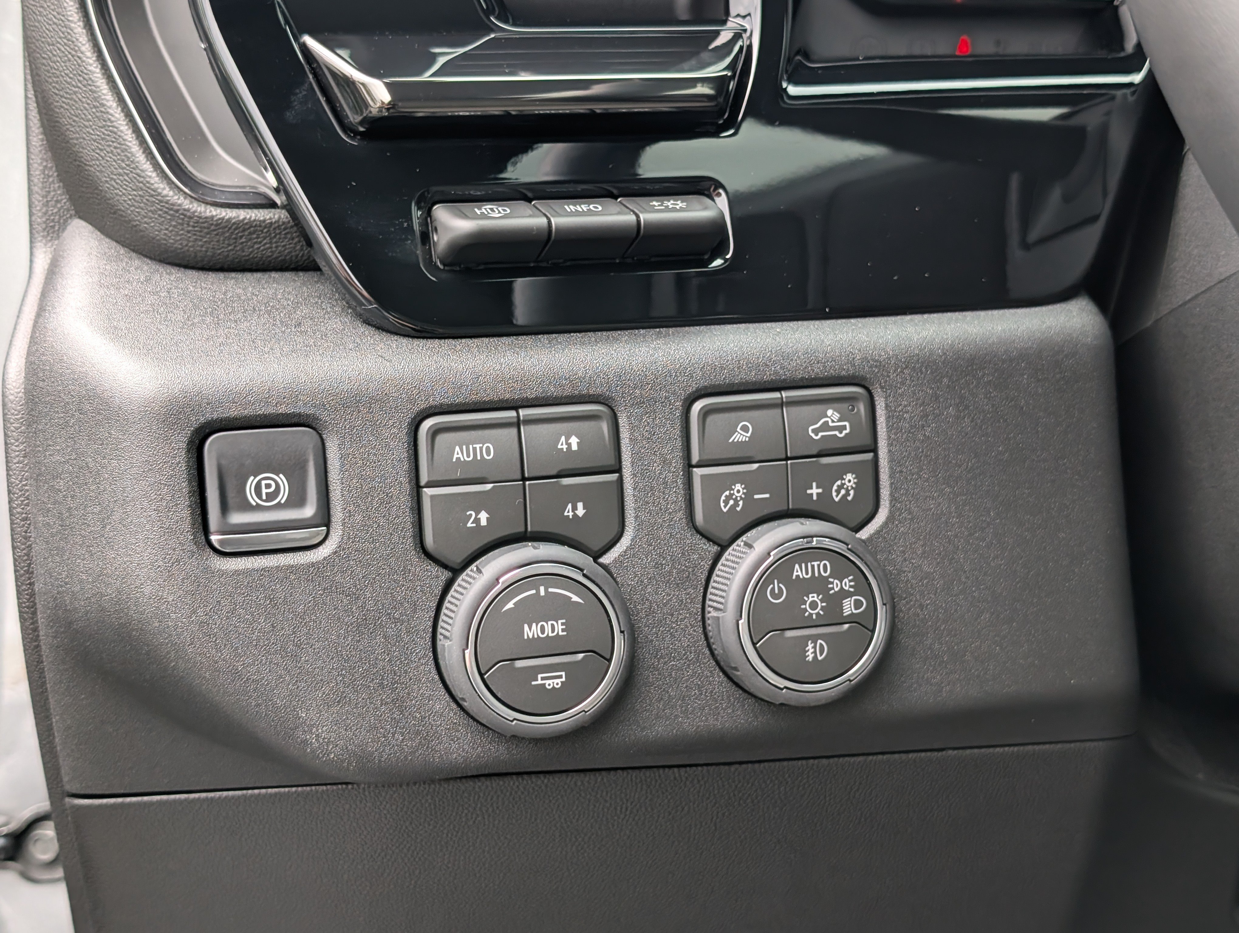 Used 2026 Chevrolet Silverado 2500 ZR2 AWD/4WD image 25