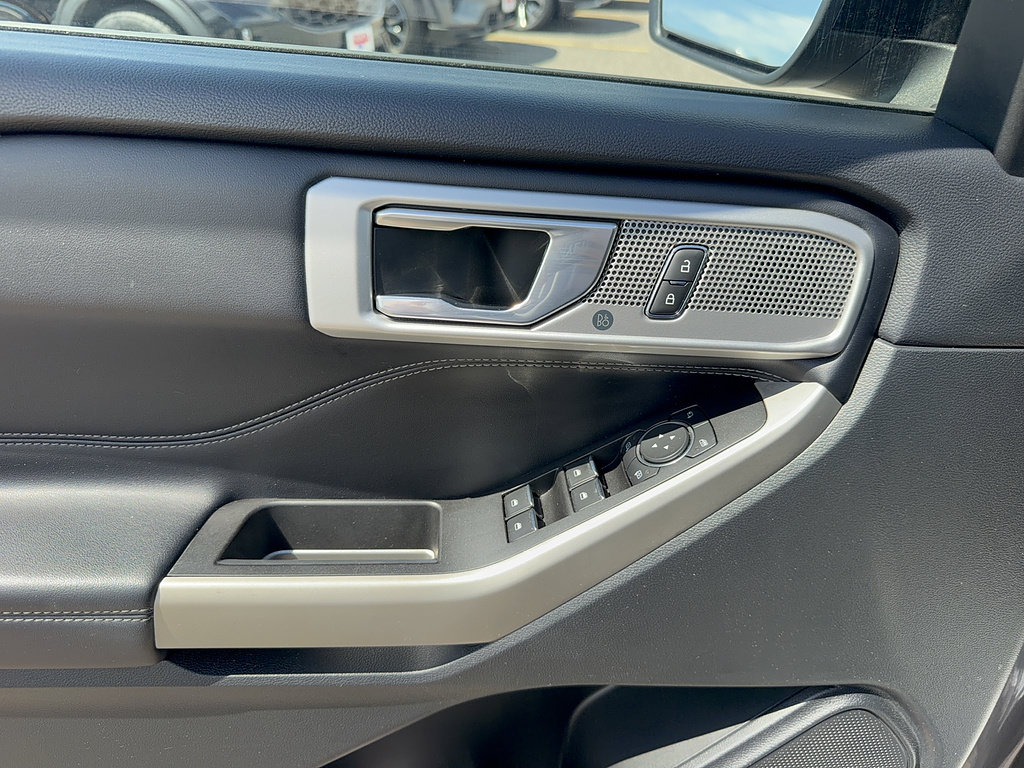 Certified 2022 Ford Explorer Limited RWD image 9