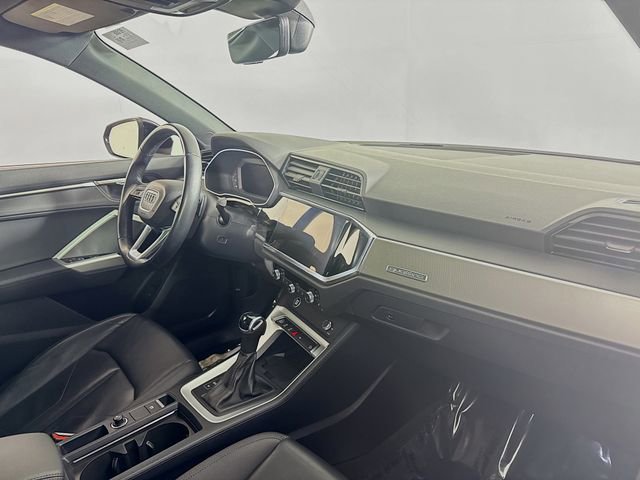 Used 2024 Audi Q3 2.0T Premium image 29