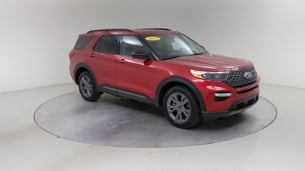 Certified 2023 Ford Explorer XLT w/ Equipment Group 202A AWD/4WD image 11