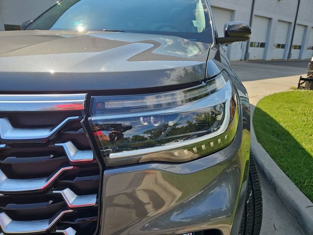 Certified 2025 Ford Explorer Platinum w/ LUX Leather Package AWD/4WD image 30