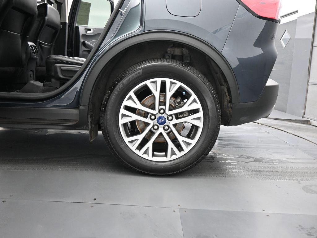 Certified 2022 Ford Escape SEL image 47