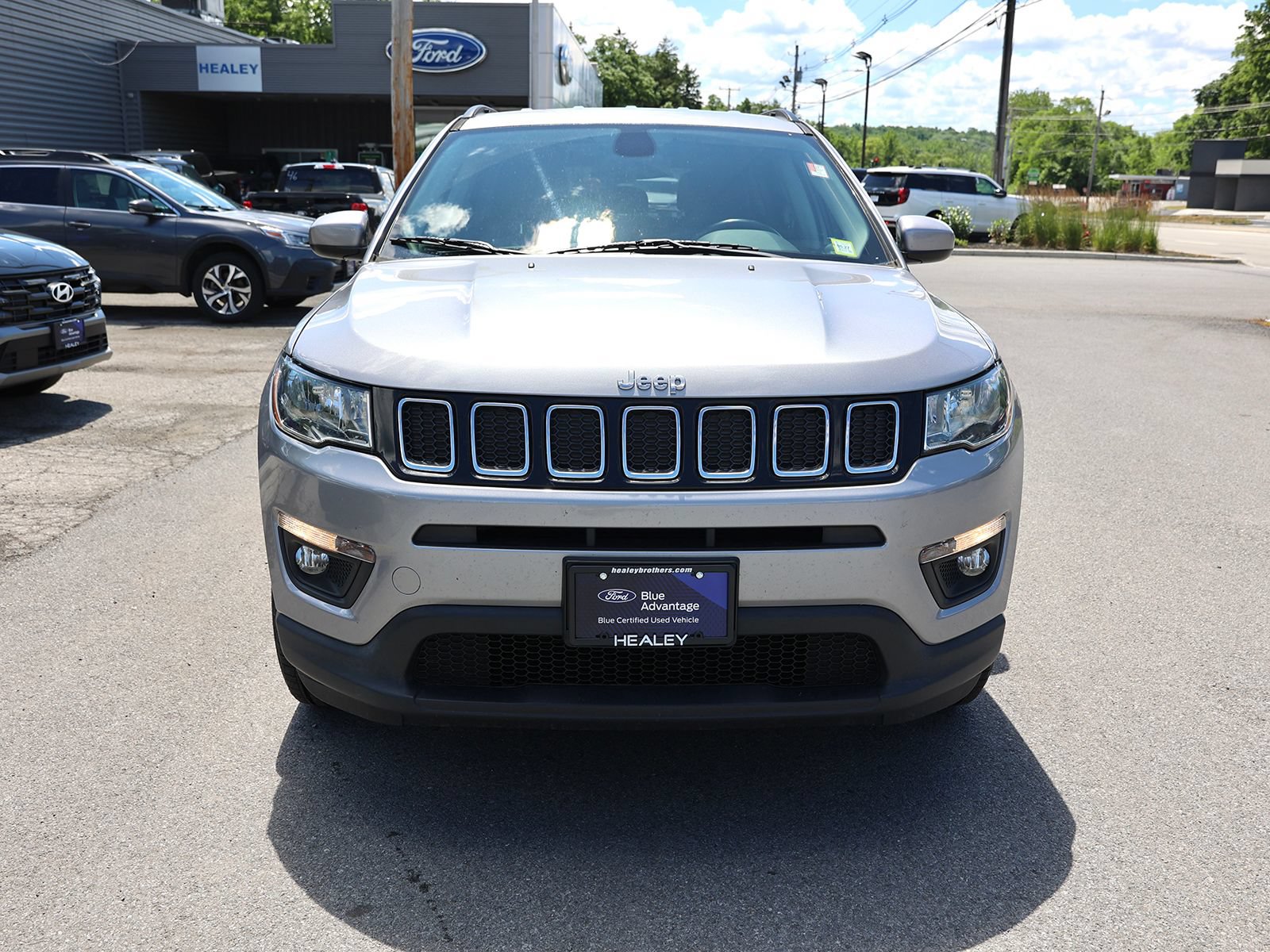 Used 2018 Jeep Compass Latitude AWD/4WD image 2