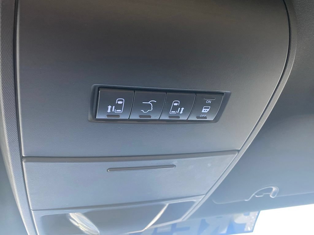 Used 2019 Dodge Grand Caravan SXT FWD image 19