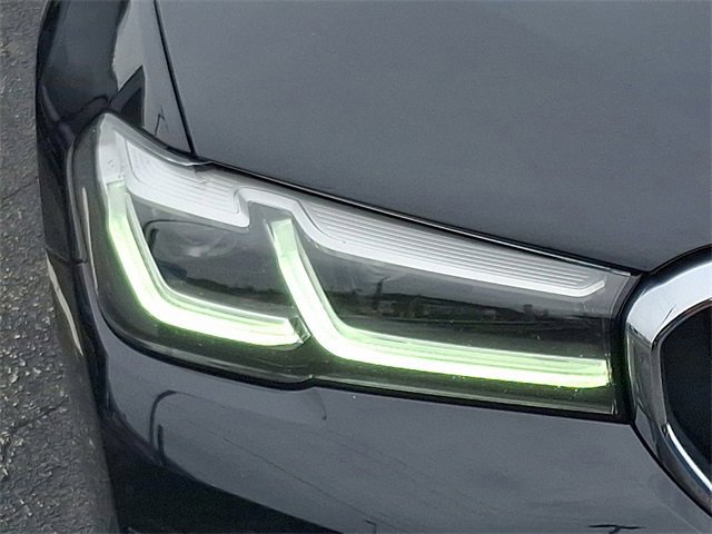 Used 2021 BMW 530i xDrive w/ Premium Package image 9