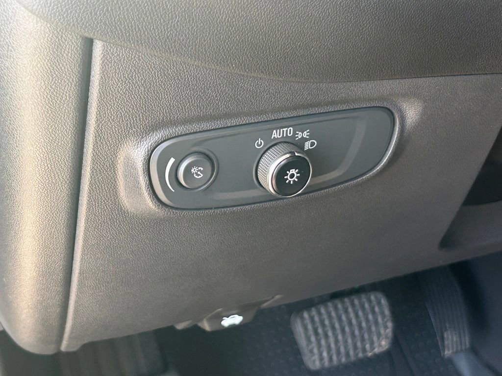 Used 2024 Chevrolet Equinox RS image 37