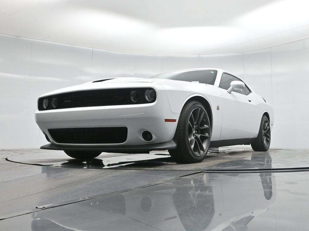 Used 2020 Dodge Challenger R/T Scat Pack RWD image 32