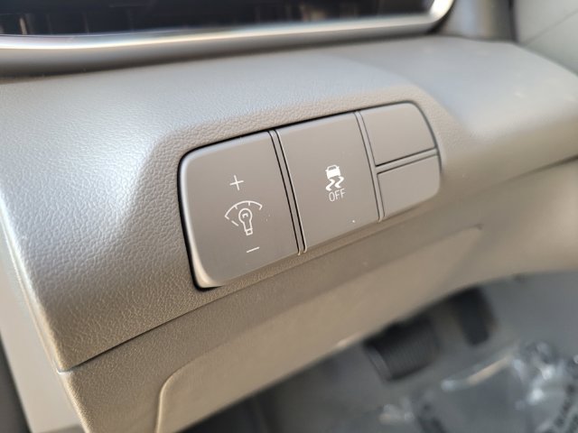 Used 2025 Hyundai Elantra SEL FWD image 19