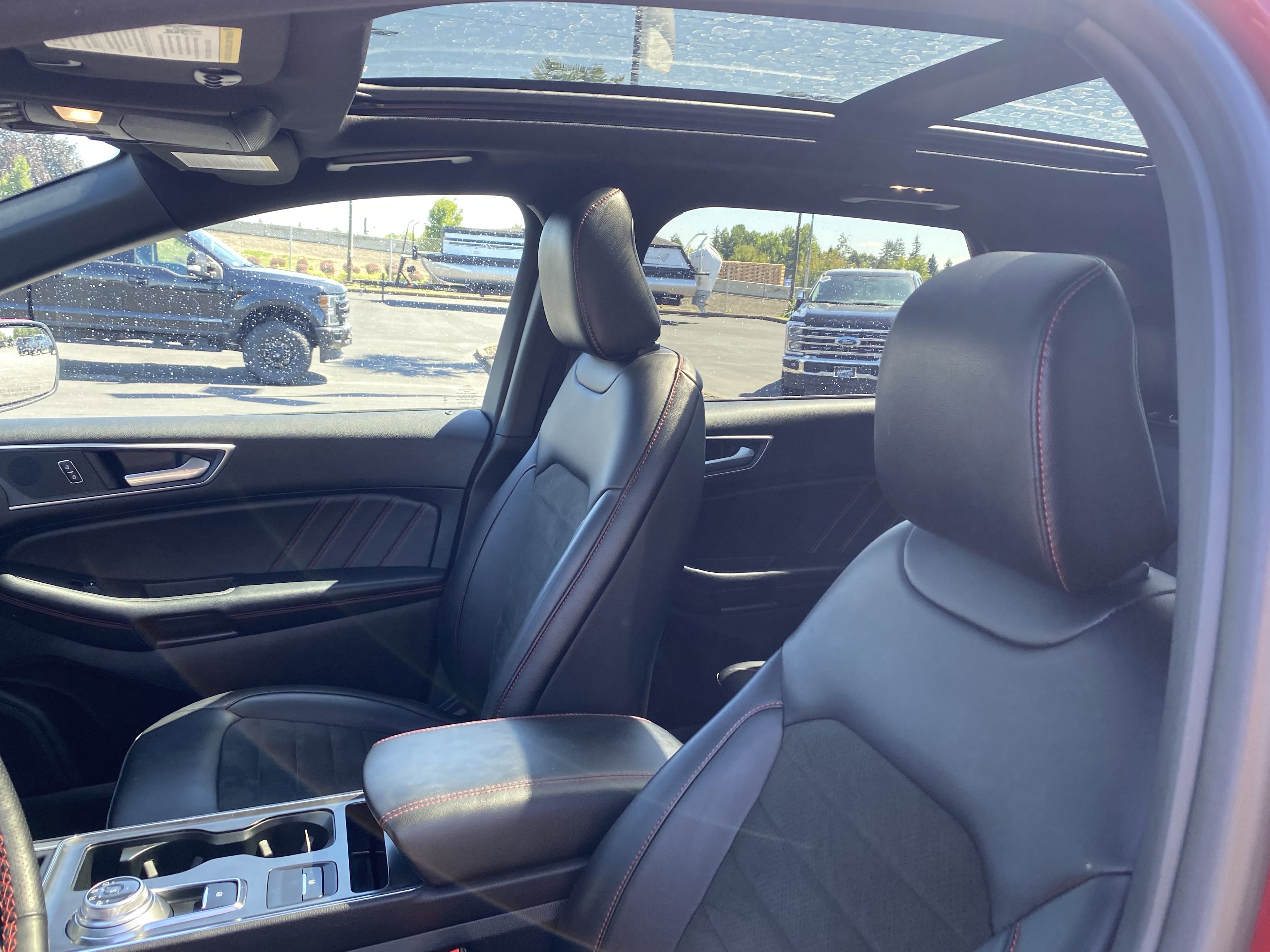 Certified 2024 Ford Edge ST-Line w/ Class II Trailer Tow Package image 14