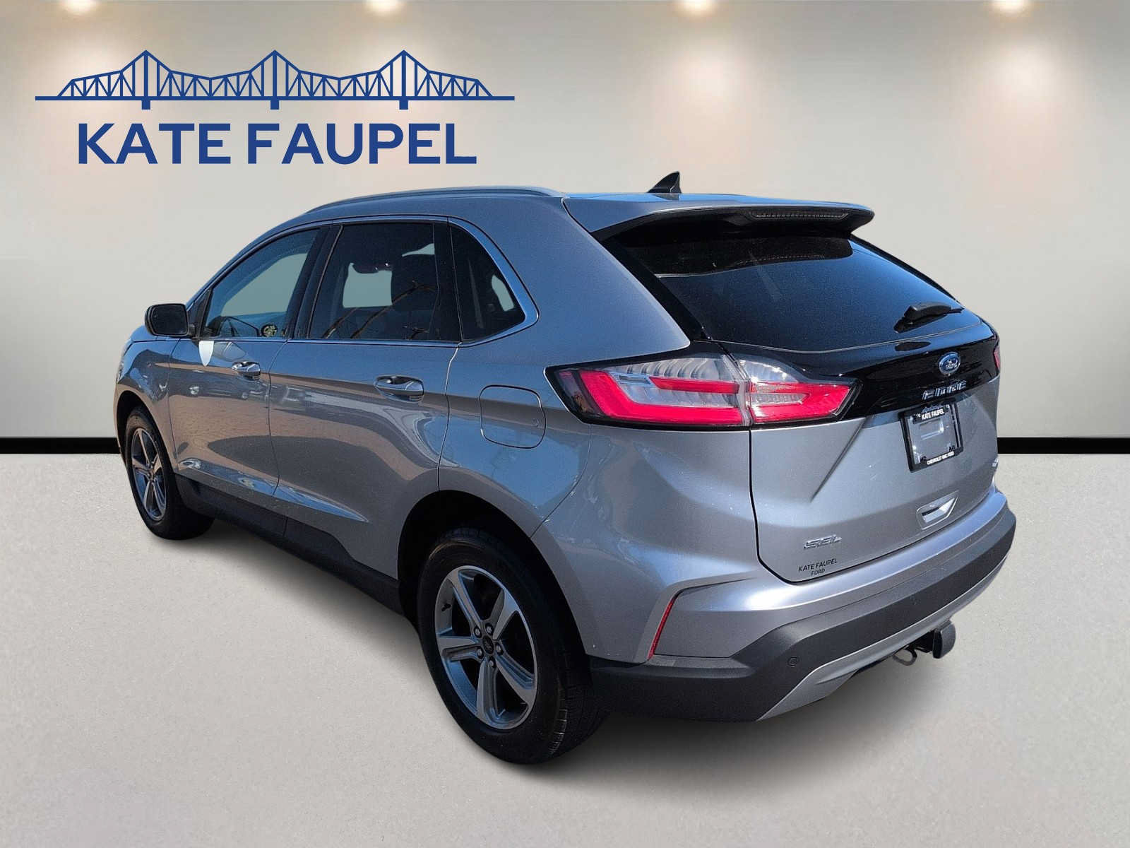 Certified 2024 Ford Edge SEL w/ Convenience Package AWD/4WD image 5