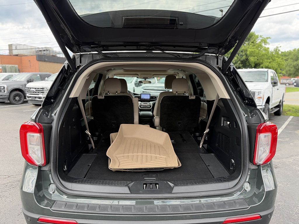 Certified 2023 Ford Explorer XLT w/ Equipment Group 202A AWD/4WD image 6